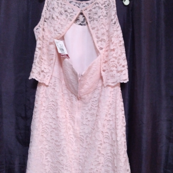 Formal dress - Picture 2 of 2